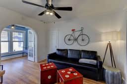 Charming Cooper-Young Flat in the Heart of Memphis - Image 3