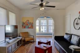 Charming Cooper-Young Flat in the Heart of Memphis - Image 4