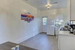 Historic Posh Upstairs Flat | Overton park - Image 5