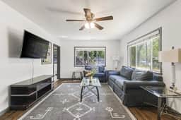 Spacious Home + Guest House | 2 Kitchens & Garden - Image 4
