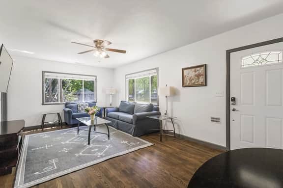 Downtown Dream Casa Near Chico State, Private Yard - Image 5