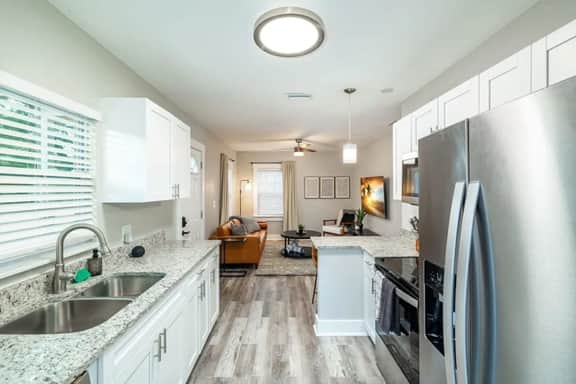 Saint Pete Hideaway: Cozy Urban Escape Oasis - Image 5